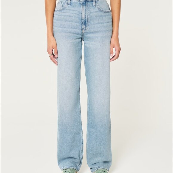 Hollister Women High-Rise Dad Jeans in Light Wash - Picture 3 of 4